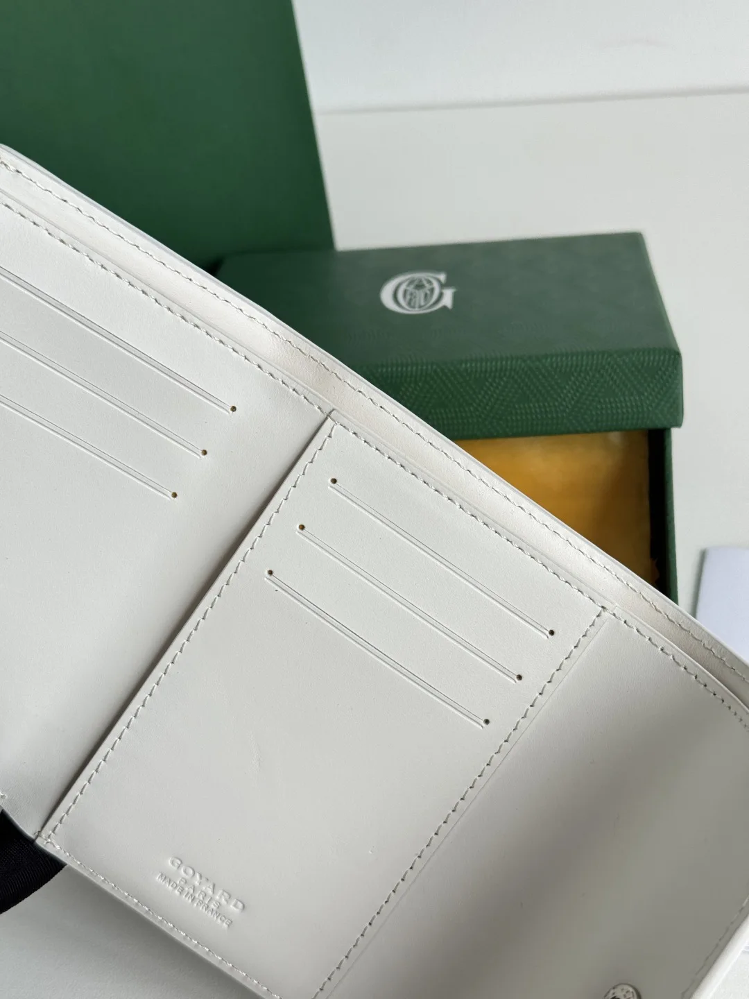 Goyard 3319 Saint-Gabriel Envelope Trifold Wallet - Detail view 12