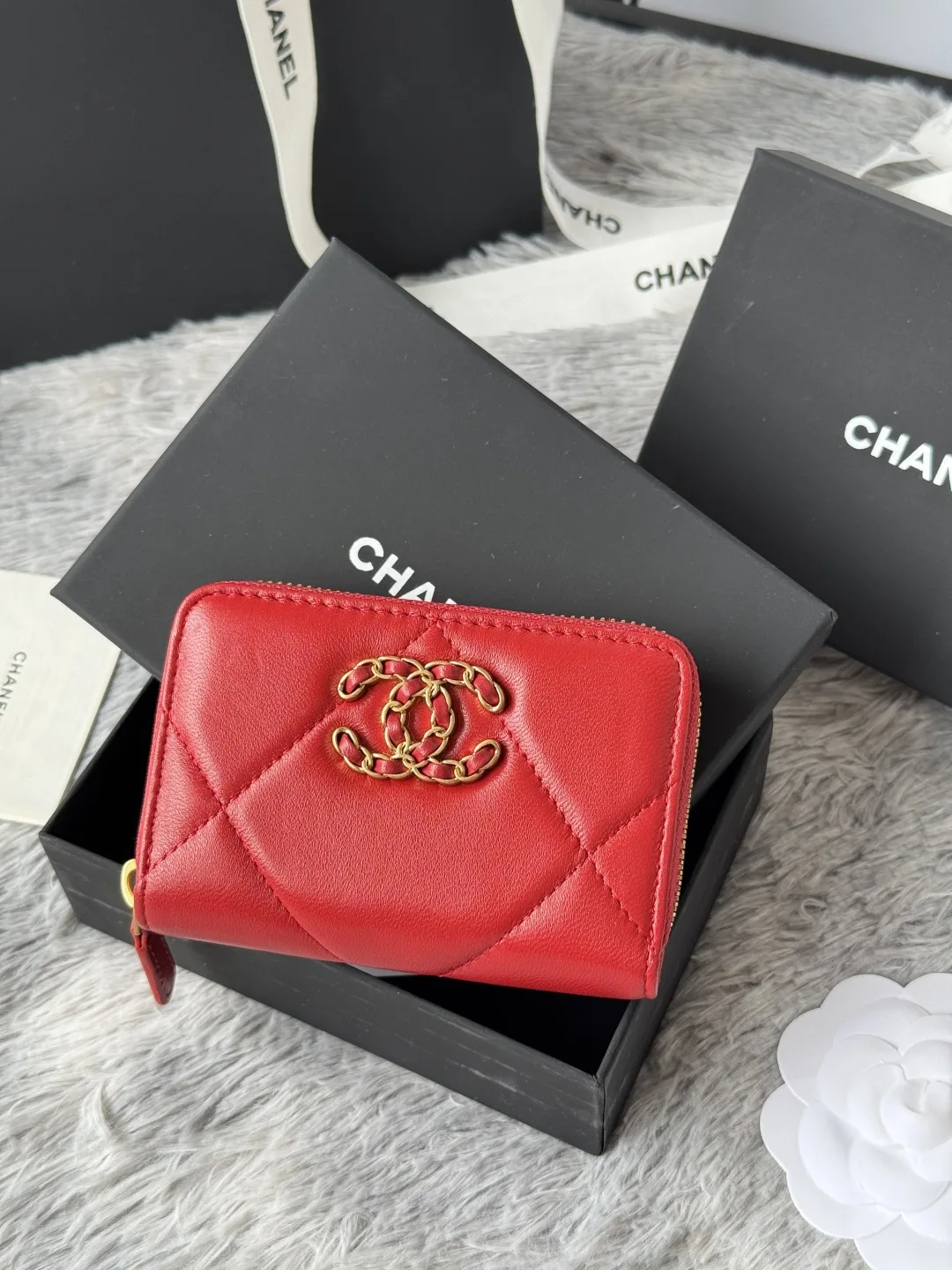 Chanel AP0949 Diamond Quilted Small Zip Coin Purse - Detail view 2