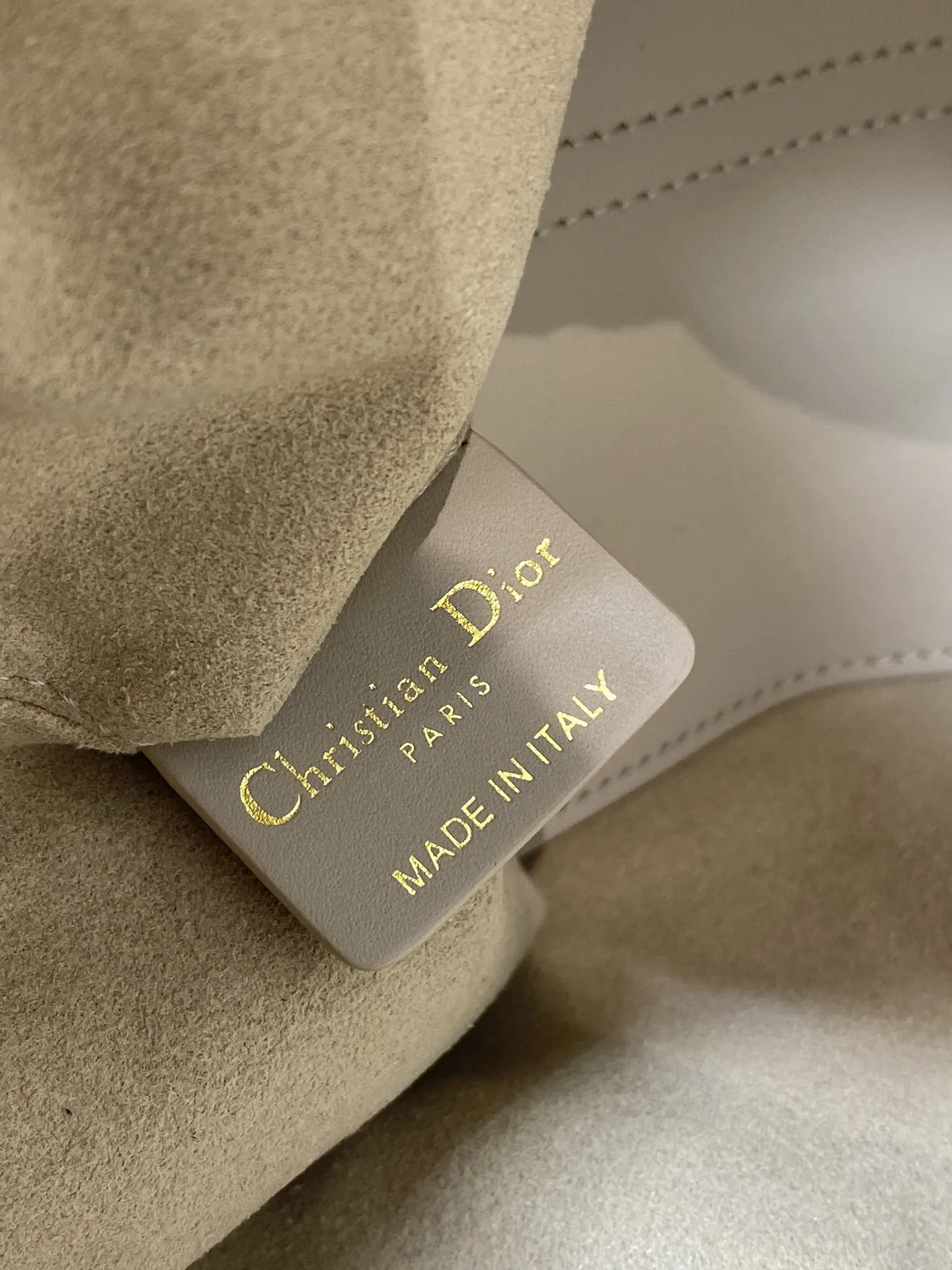 Dior Light Apricot Toujours Small Handbag - Detail view 9