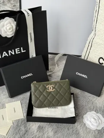 AP3049 22k Embossed Logo Double C Cardholder