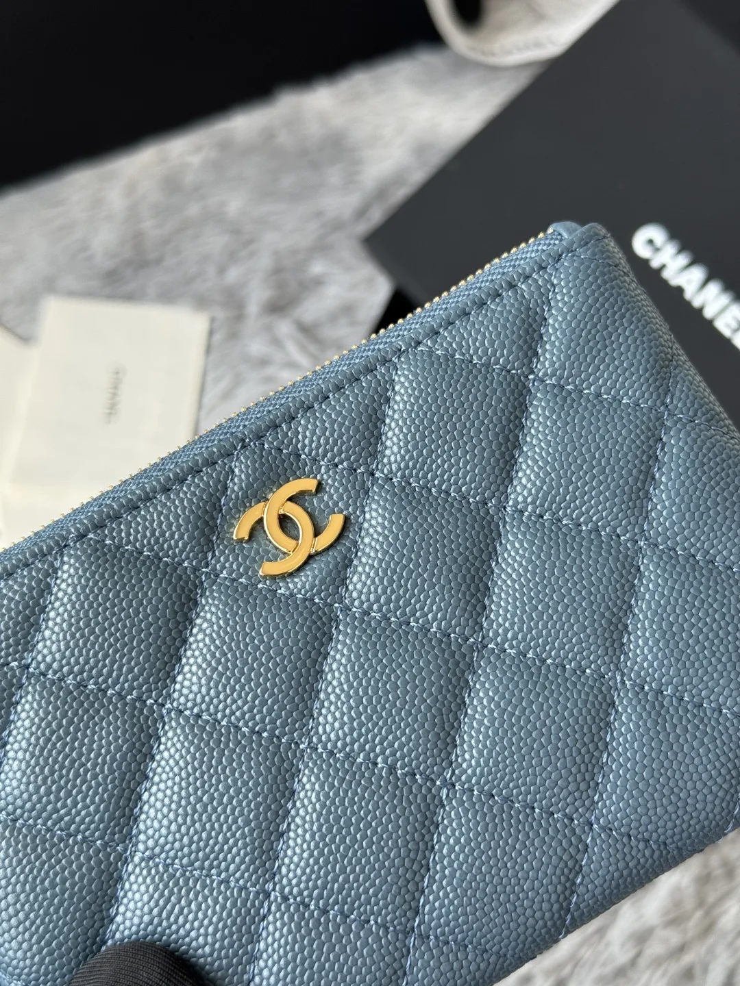 Chanel A50168 Zipped Pendant Coin Purse Card Holder - Detail view 6