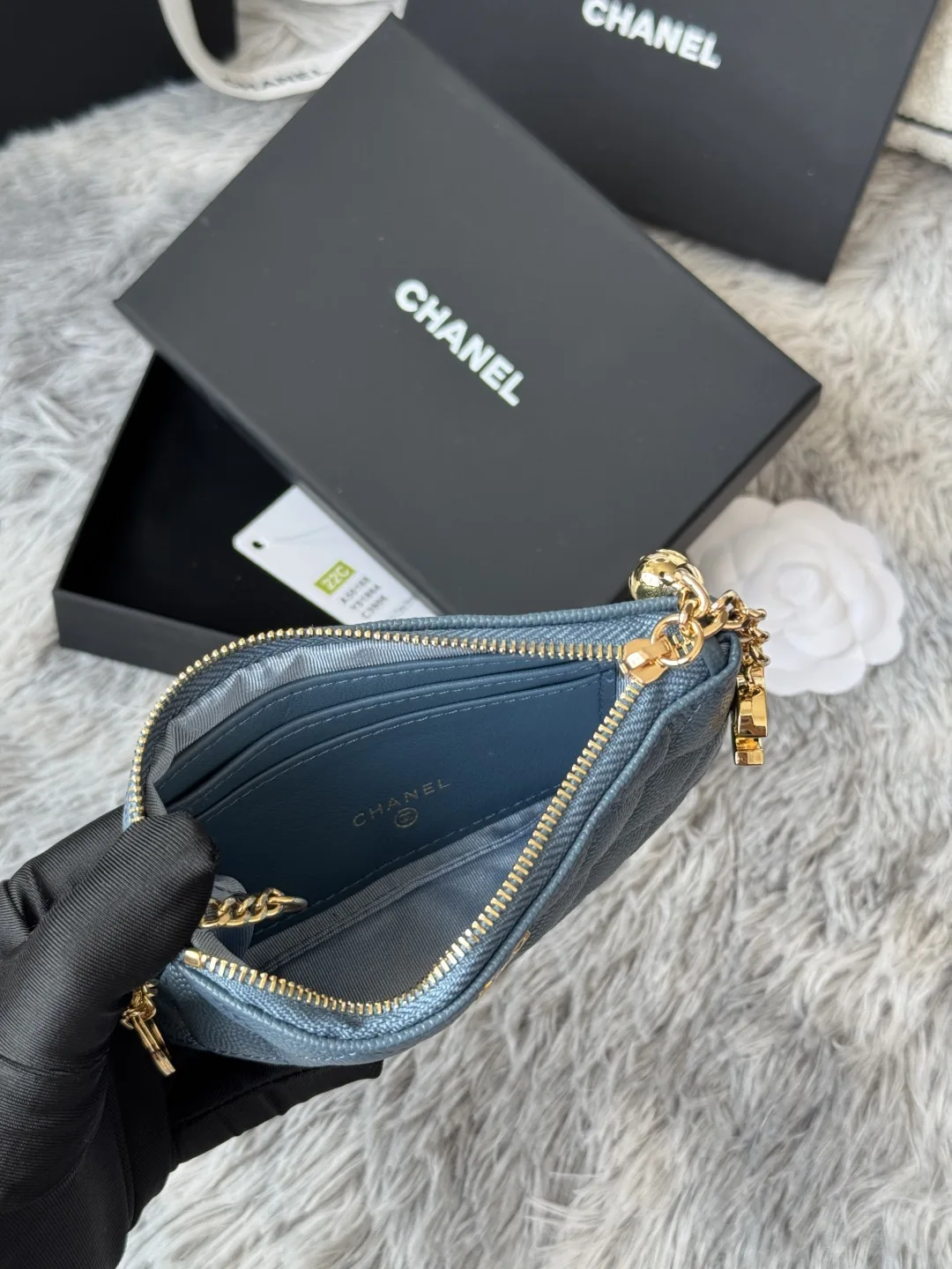 Chanel A50168 Zipped Pendant Coin Purse Card Holder - Detail view 7