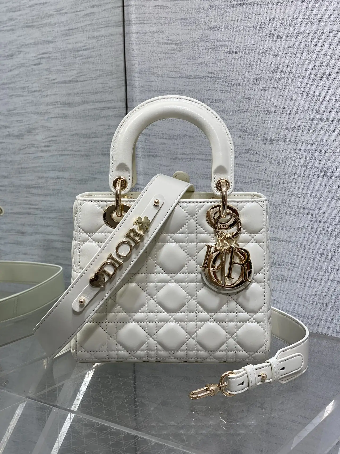 迪奥Lady戴妃四格系列