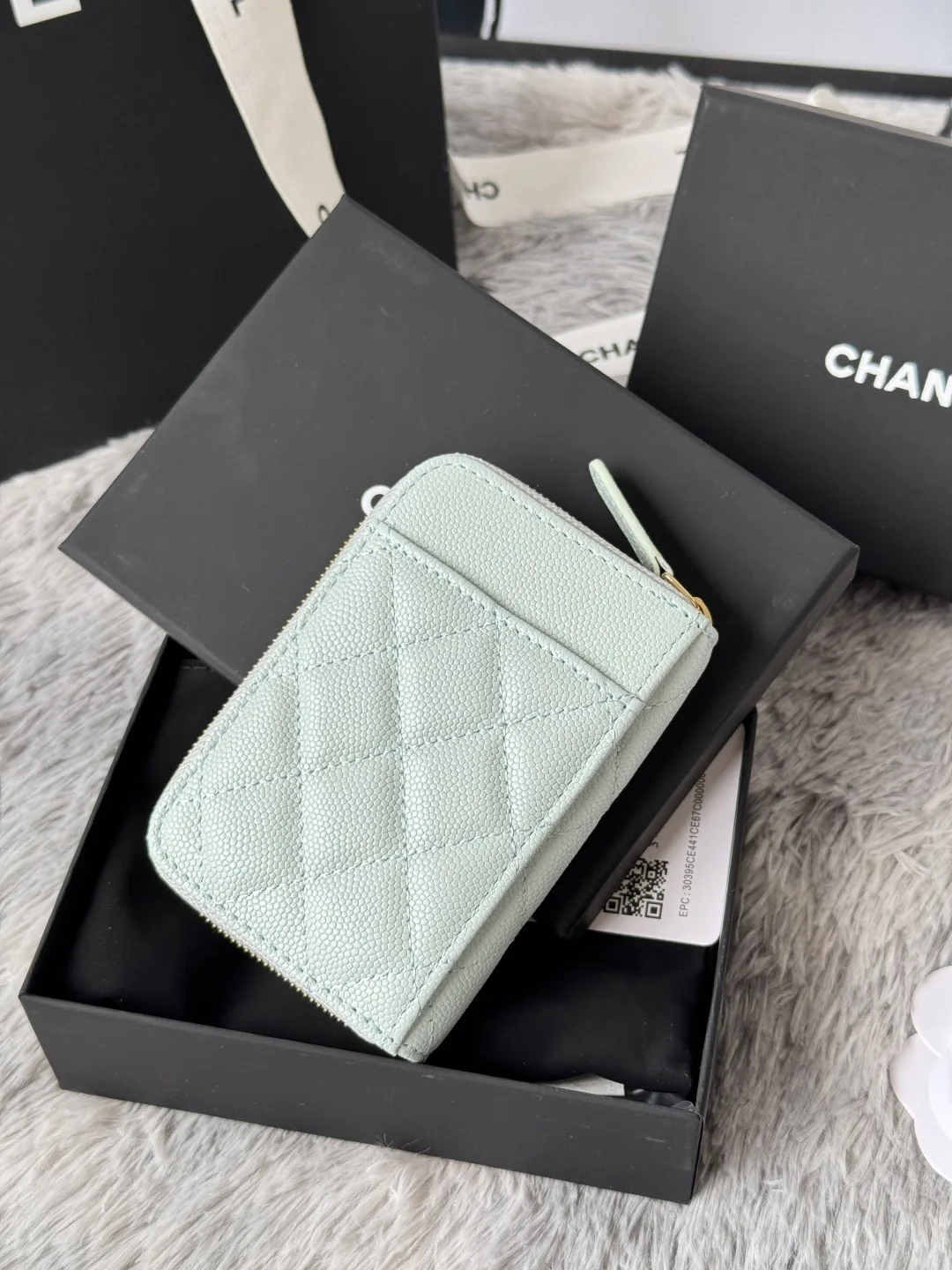 Chanel AP1650 Small Zip Pouch Laka Pouch - Detail view 3