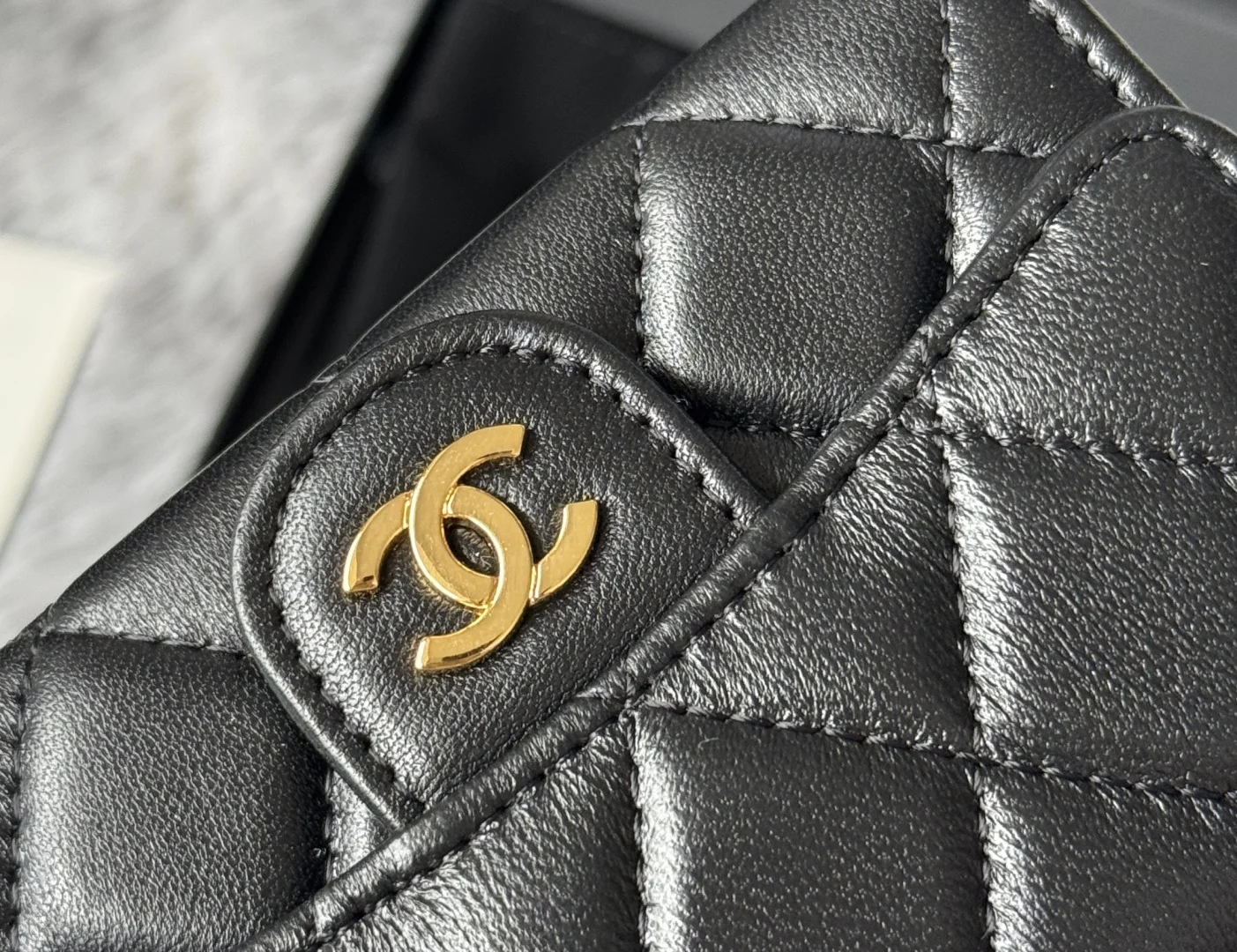 Chanel AP0214 Lambskin CF Cardholder - Detail view 6