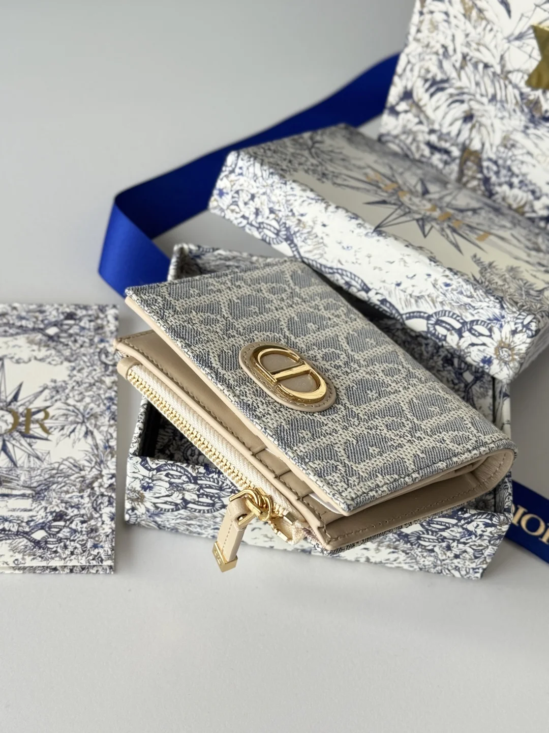 Dior S2197UBHZ_M928 Dior Caro Dahlia Wallet - Detail view 7