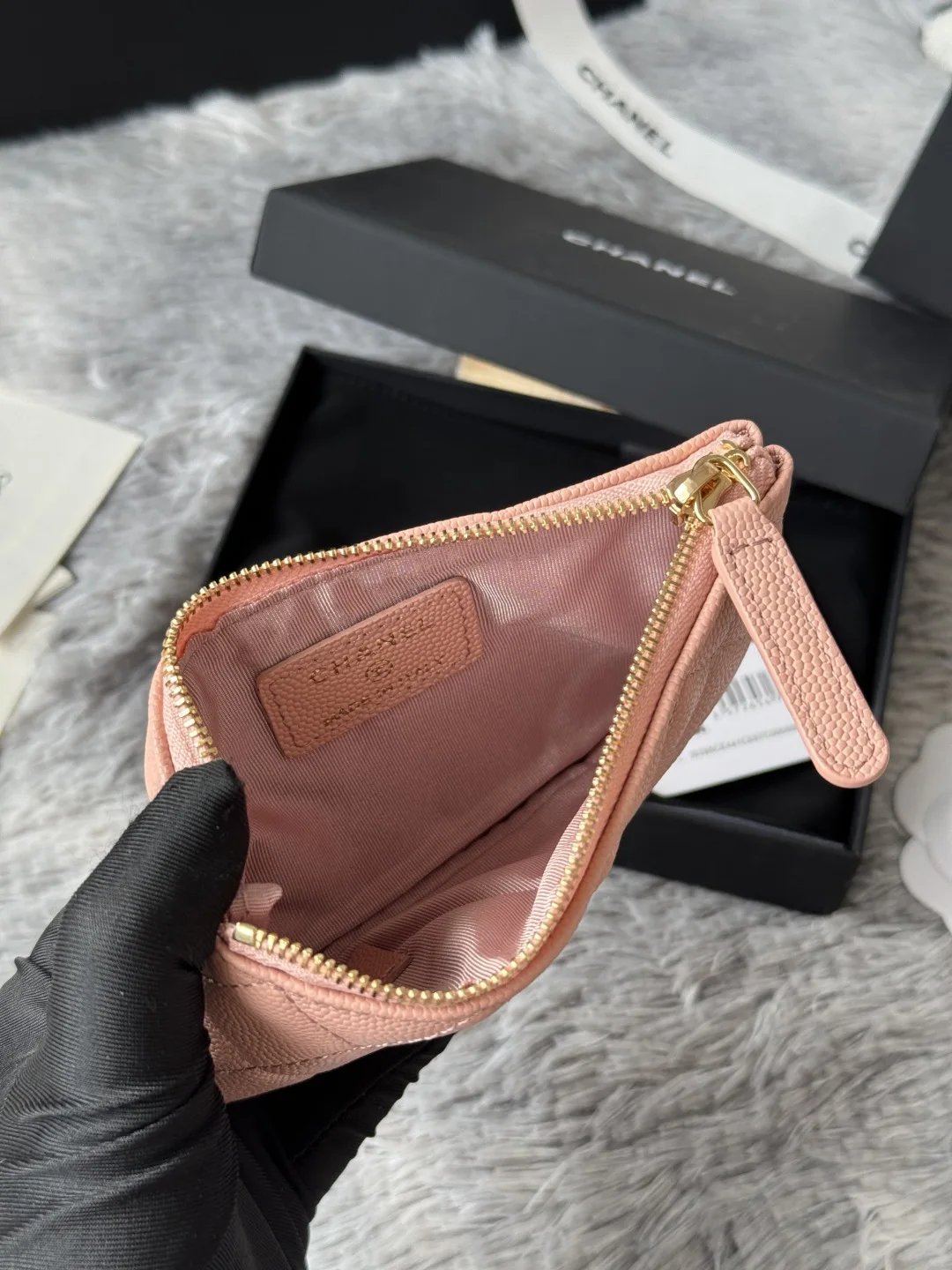 Chanel A82365 Coin Purse - Detail view 8
