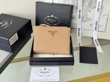 1ML050 Saffiano Leather Bifold Wallet
