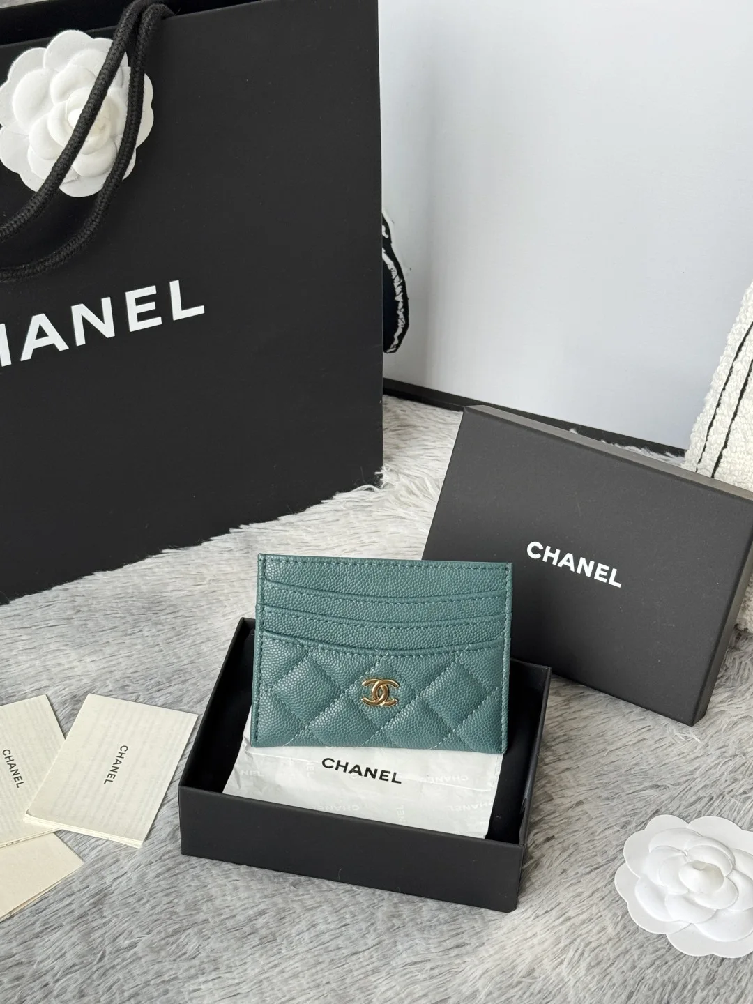 Chanel AP4472 2025 Cowhide Card Holder - Detail view 1