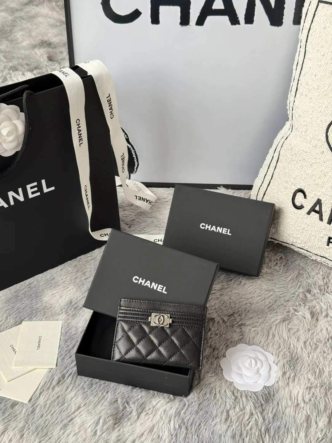 Chanel 84431 New Le Boy Cardholder - Detail view 1