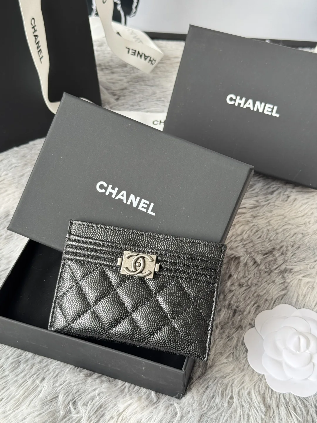 Chanel 84431 New Le Boy Cardholder - Detail view 2