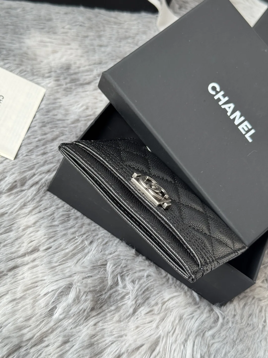 Chanel 84431 New Le Boy Cardholder - Detail view 4