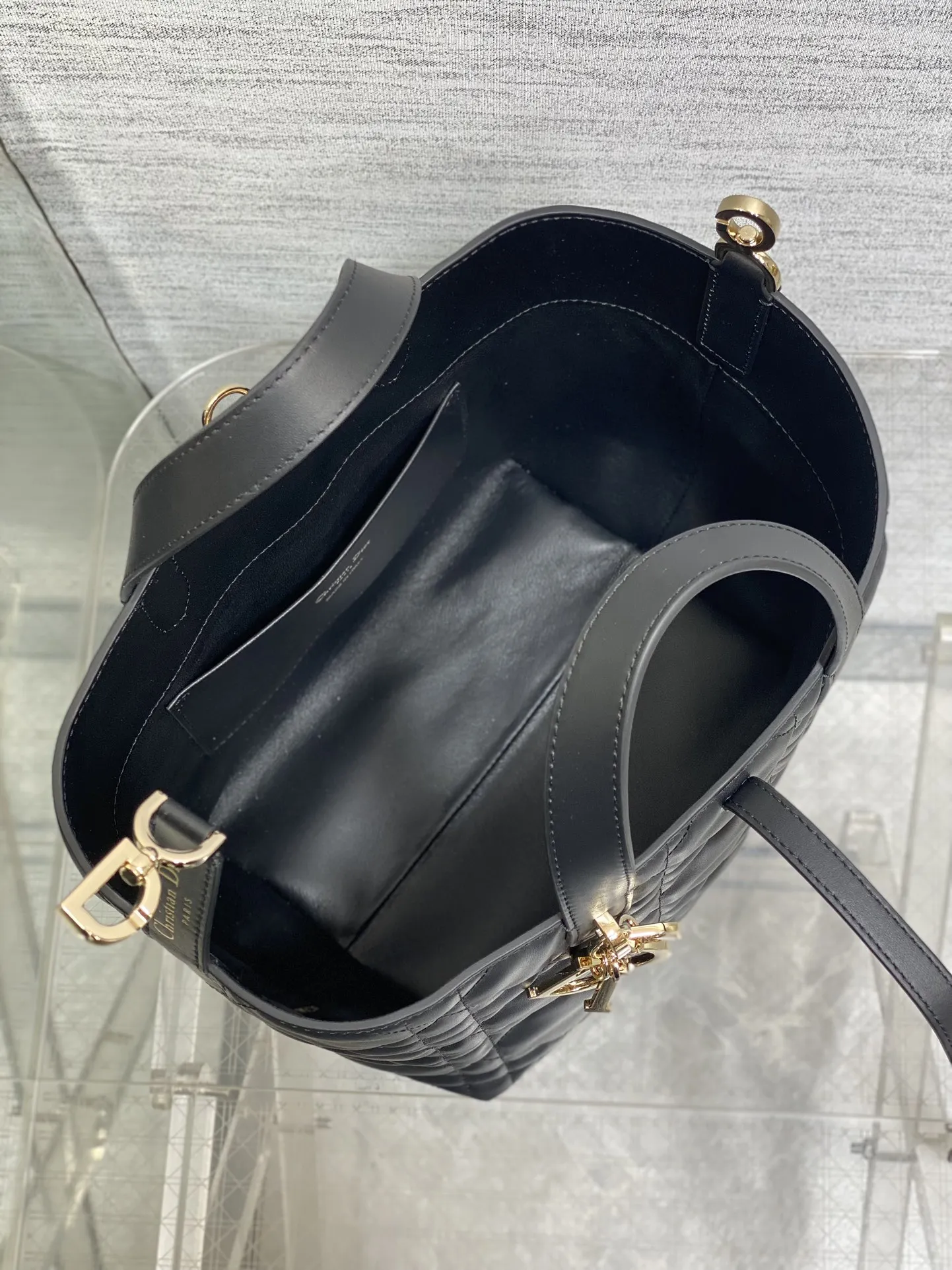 Dior Black Toujours Vertical Medium Handbag - Detail view 8
