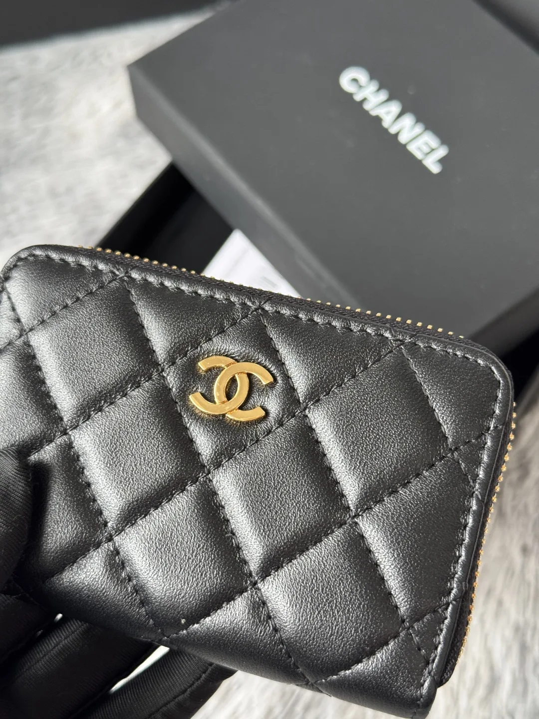 Chanel AP0216 Zipper Coin Purse - Detail view 6