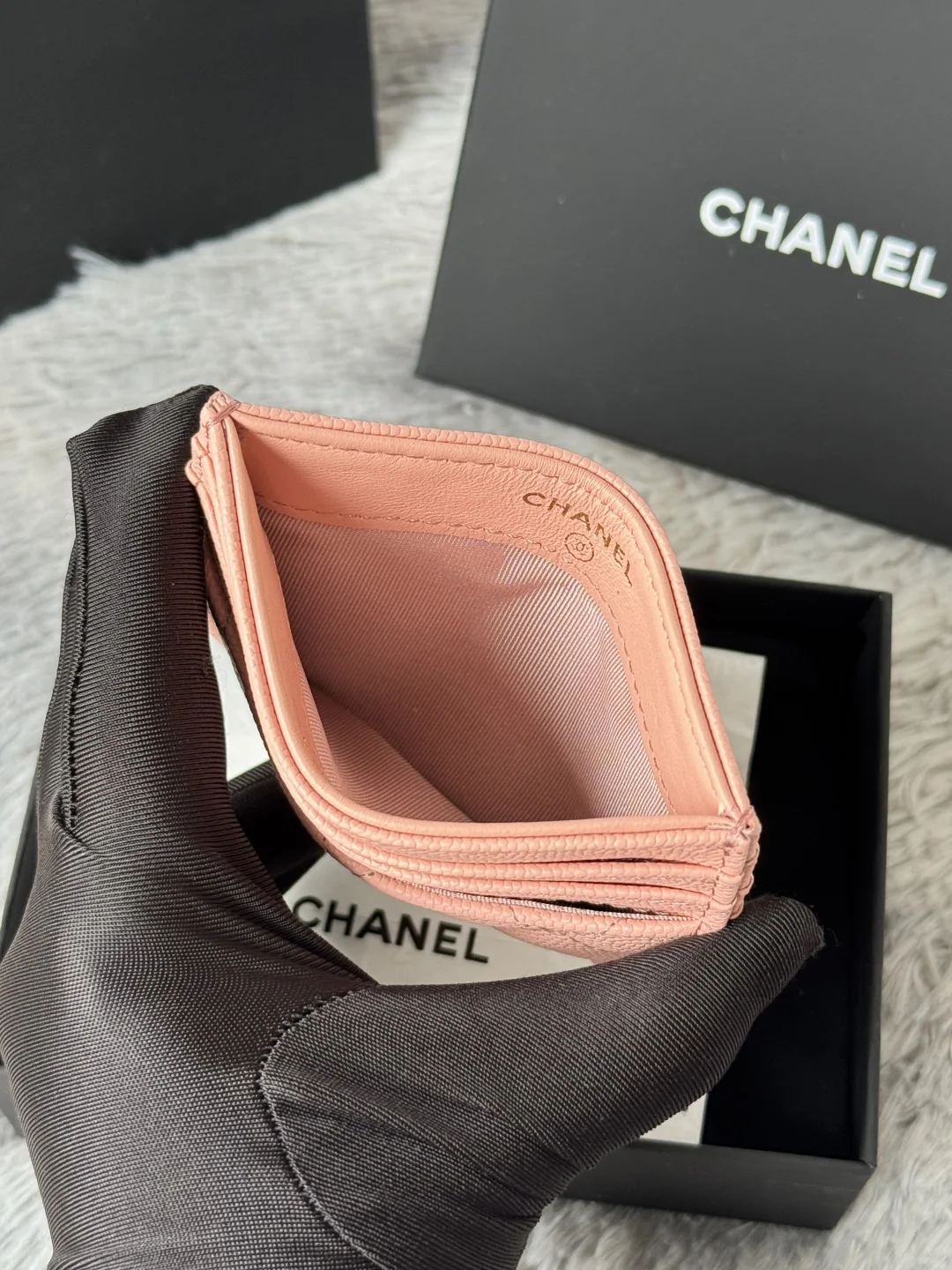 Chanel AP4472 2025 New Season Lambskin Cardholder - Detail view 7