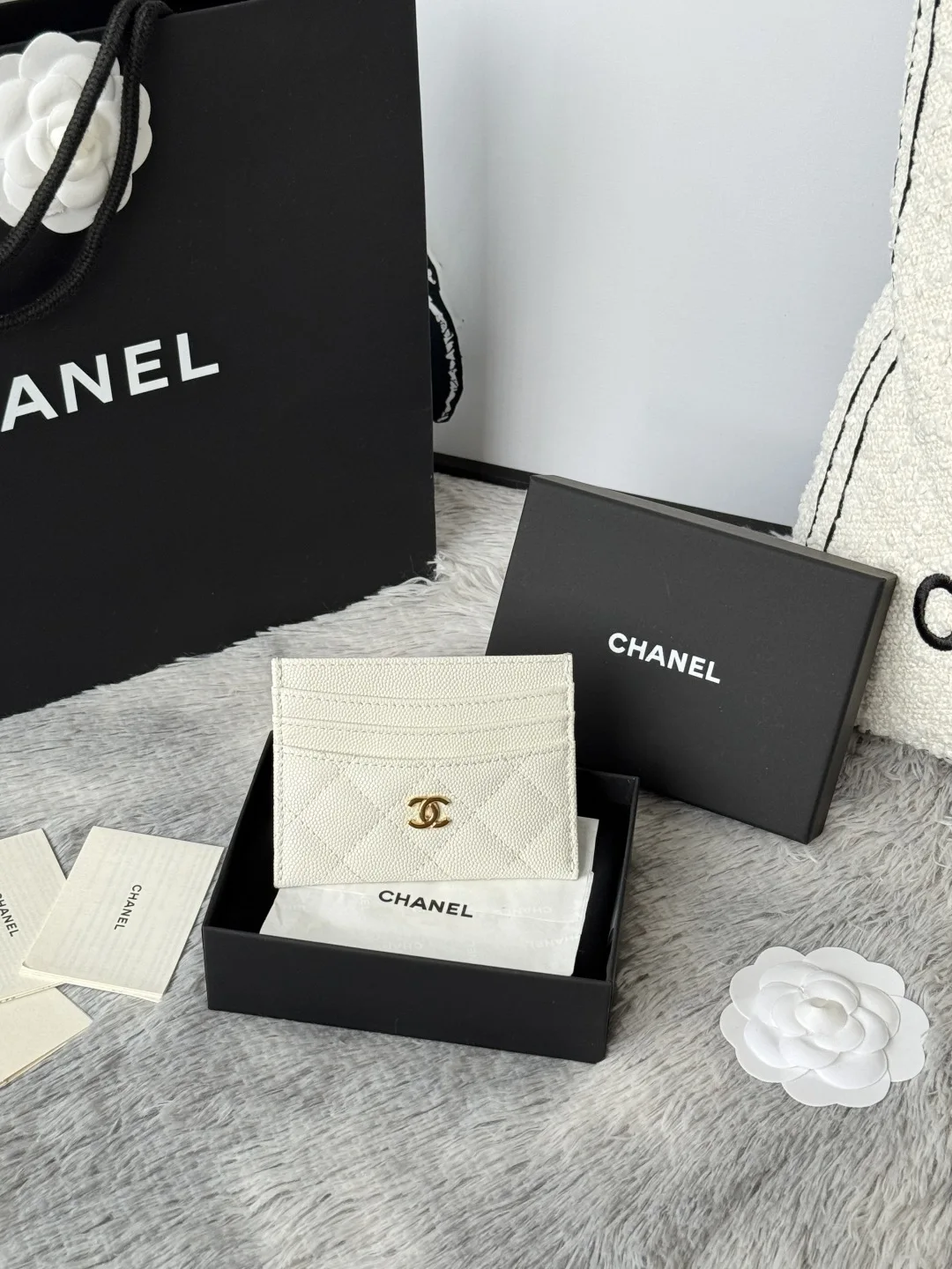 Chanel AP4472 2025 calfskin card holder - Detail view 1