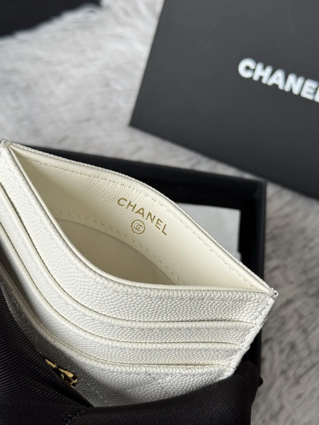 Chanel AP4472 2025 calfskin card holder - Detail view 8