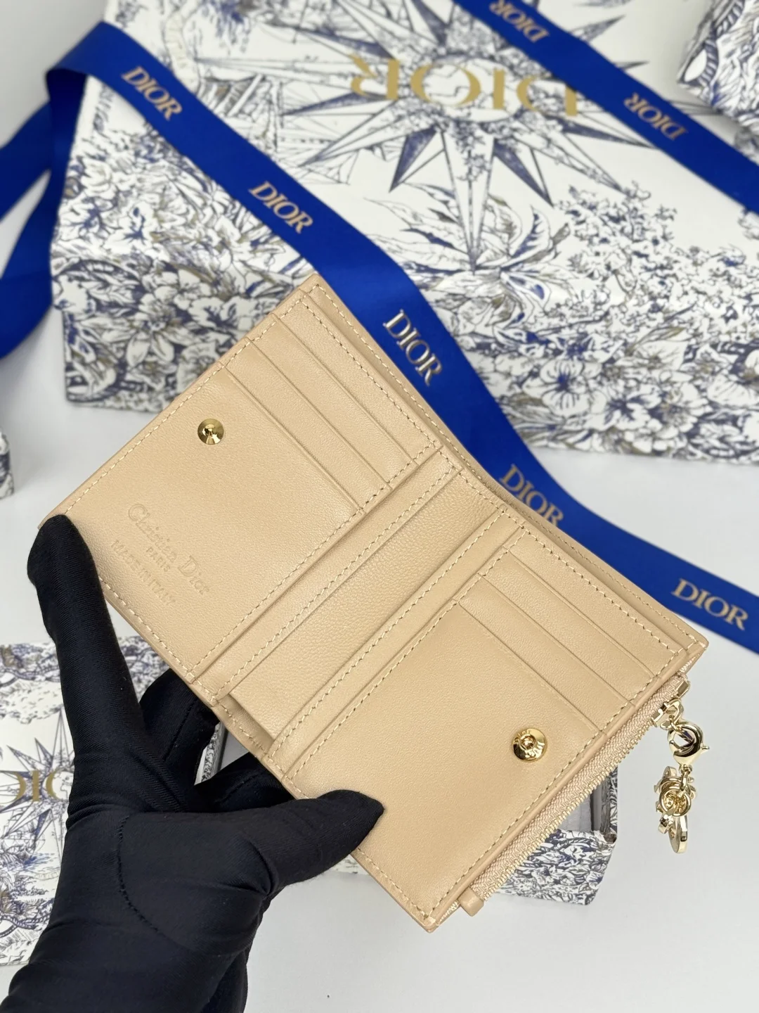 Dior S6037UBHZ_M928 Caro Dahlia Lambskin Card Holder Wallet - Detail view 7