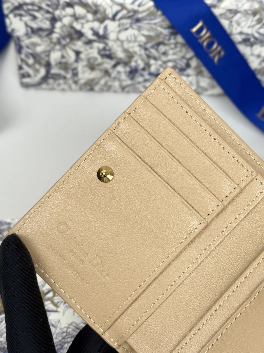 Dior S6037UBHZ_M928 Caro Dahlia Lambskin Card Holder Wallet - Detail view 8