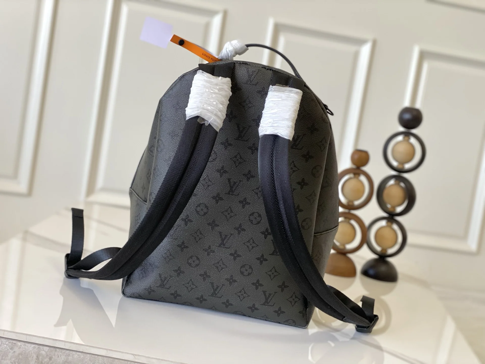 Louis Vuitton M26765 Discovery Backpack - Detail view 3