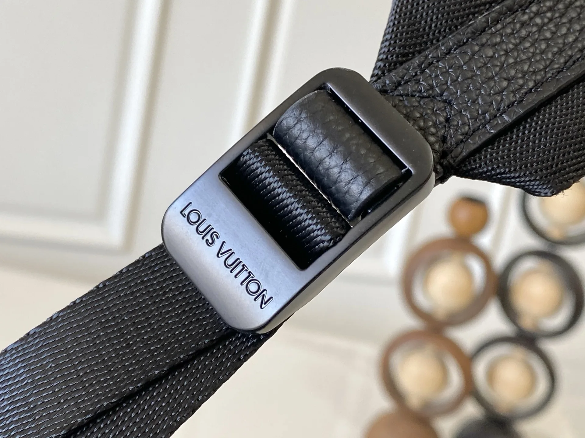 Louis Vuitton M26765 Discovery Backpack - Detail view 7