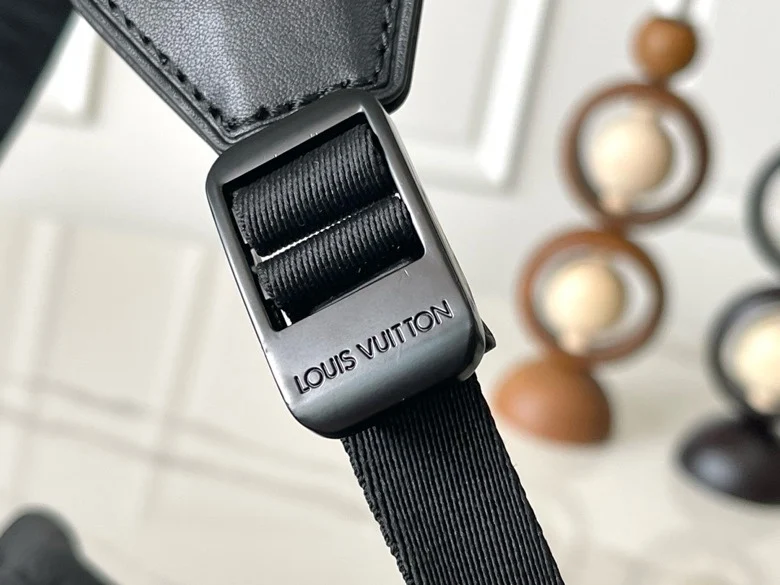 LV大号 M55699 Christopher 双肩包 - 细节图 6