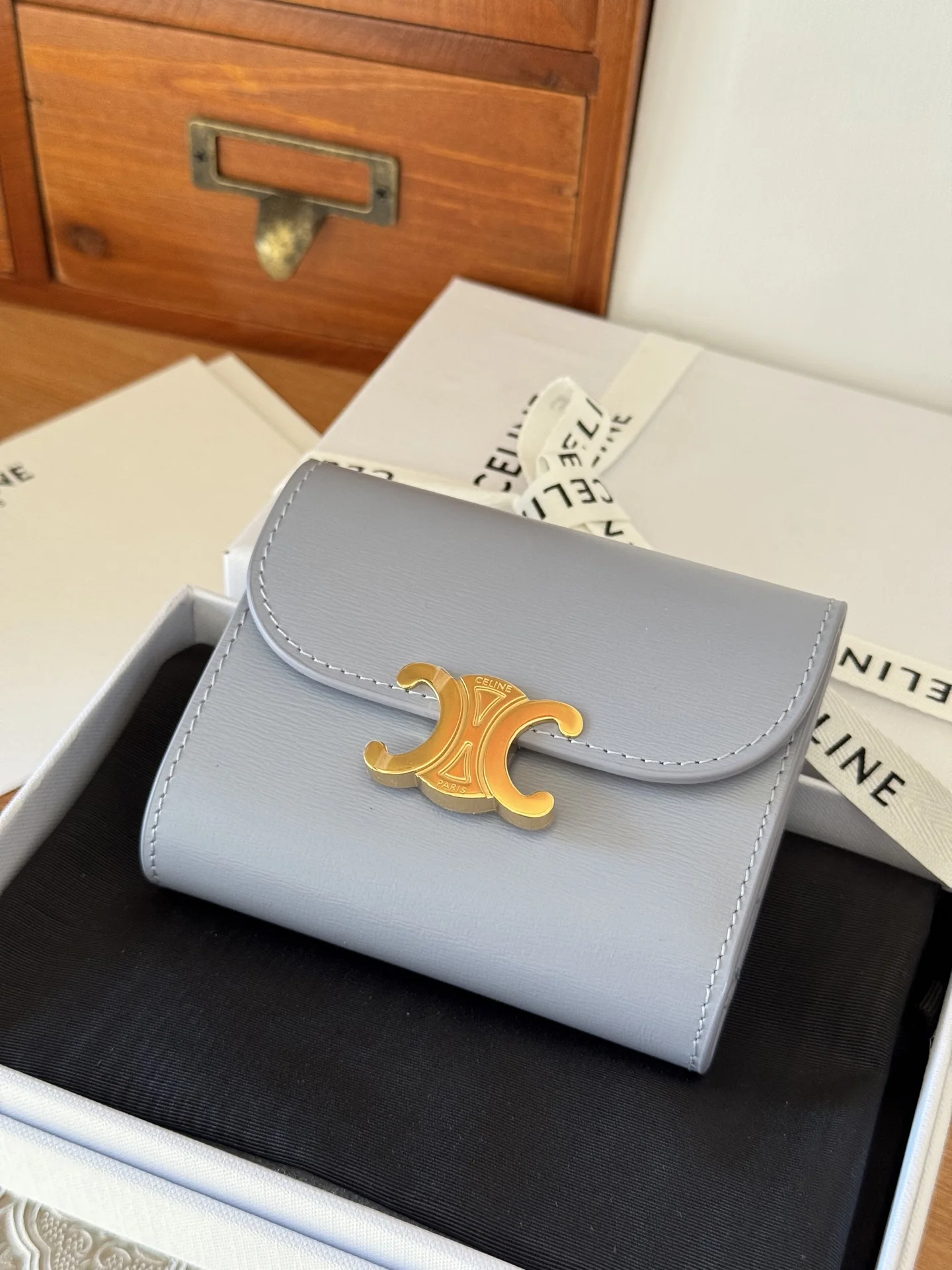 Celine TRIOMPHE Small Leather Flap Bag Wallet - Detail view 1
