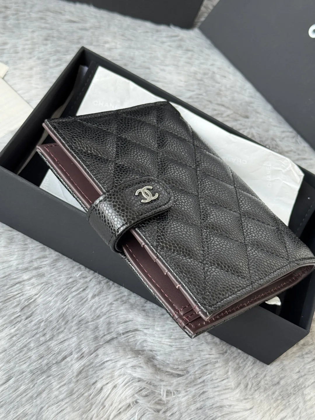 Chanel AP3196 Passport Bag Multi-functional Passport Holder - Detail view 4