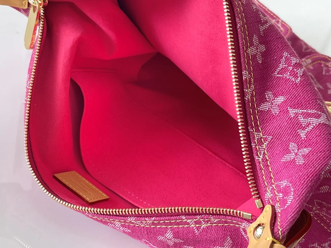 Louis Vuitton M95210 Large Vintage Bag Purple - Detail view 8