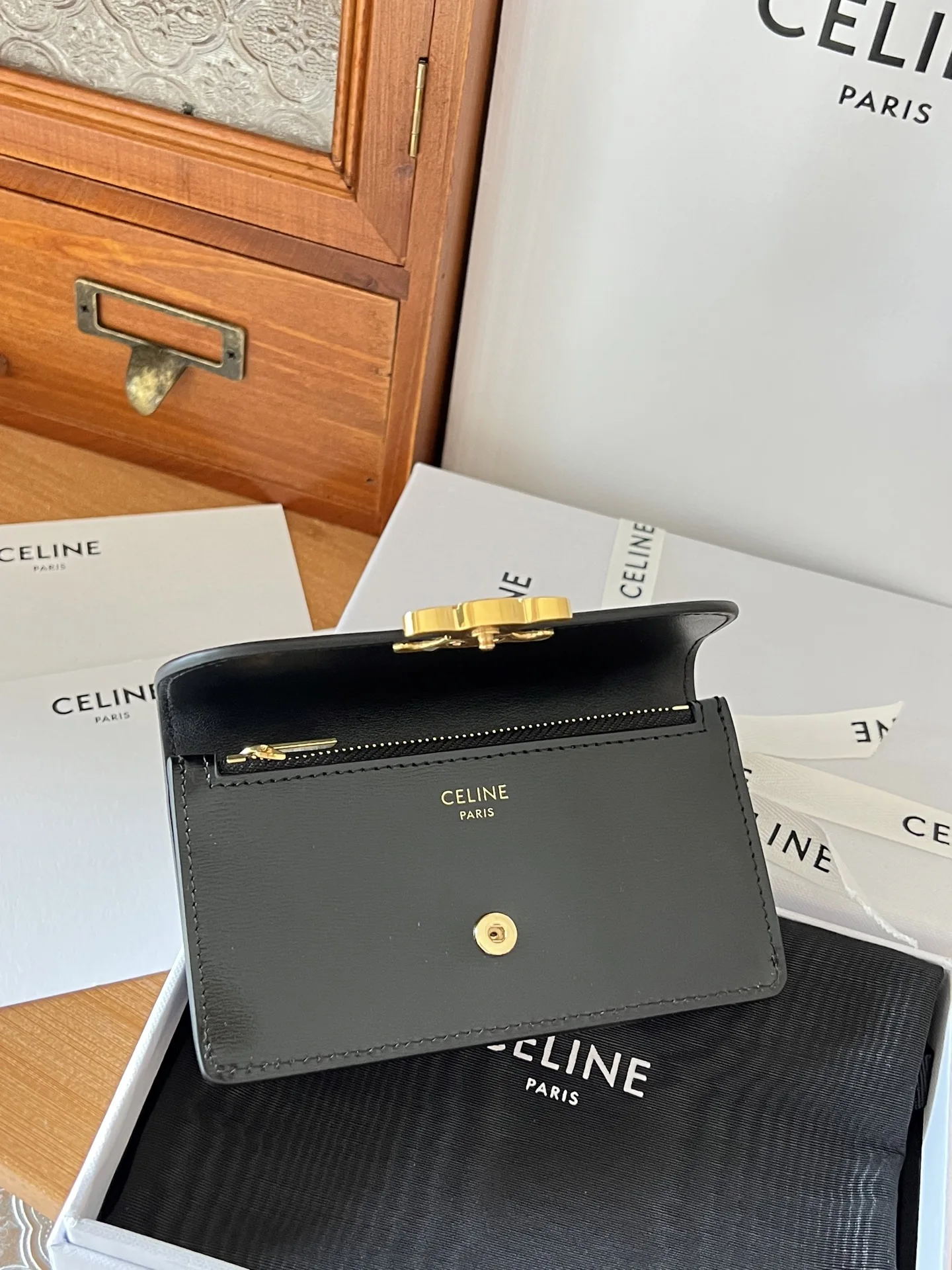 Celine 10P073 TRIOMPHE flip wallet card holder - Detail view 3