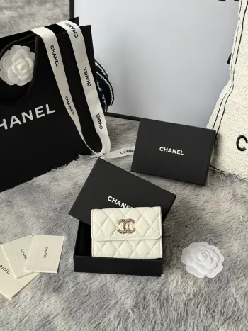 AP3047 22k Gold Embossed Hardware Double C Logo Cardholder