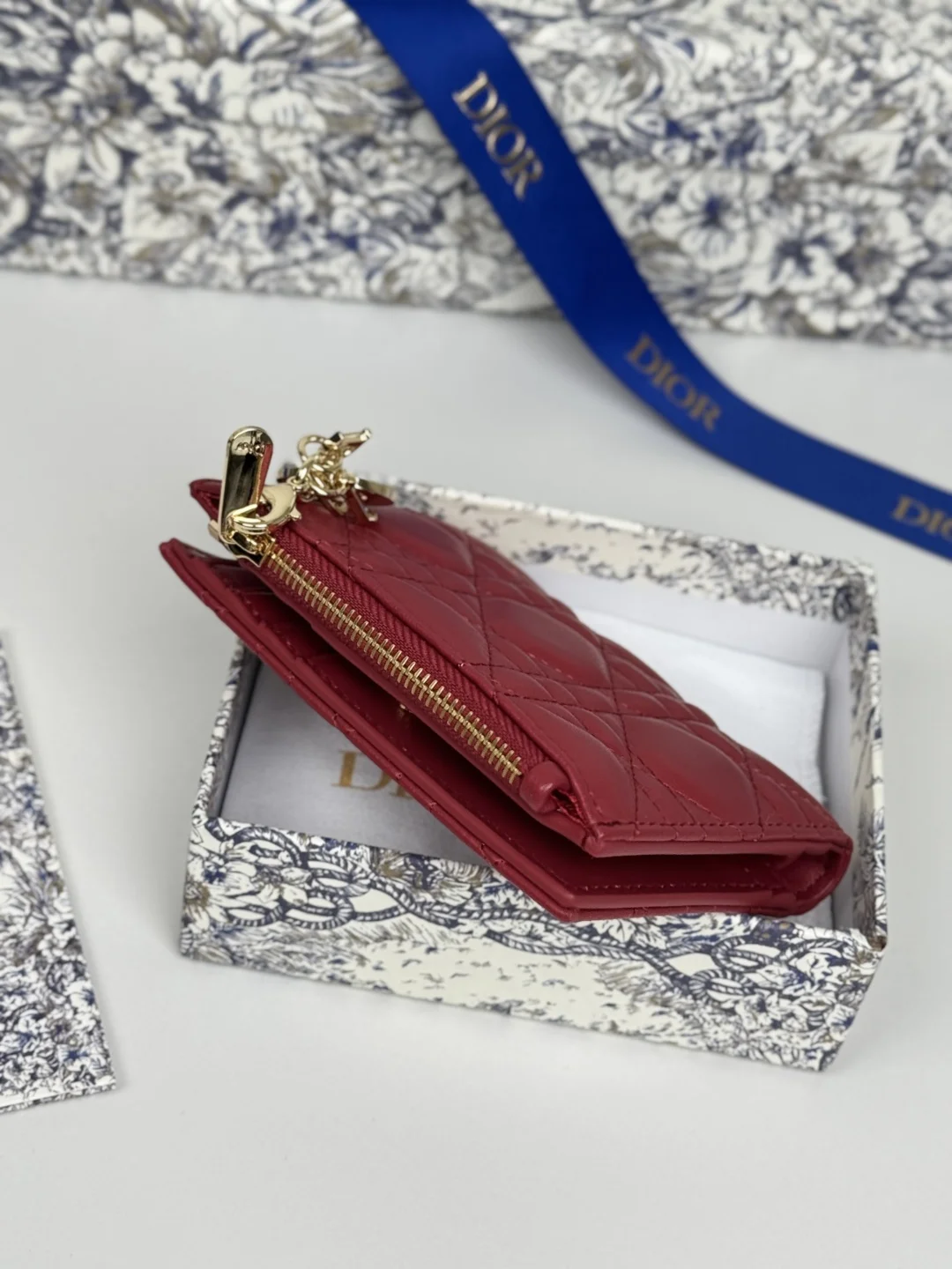 Dior S6037UBHZ_M928 Caro Dahlia Lambskin Card Holder Wallet - Detail view 3