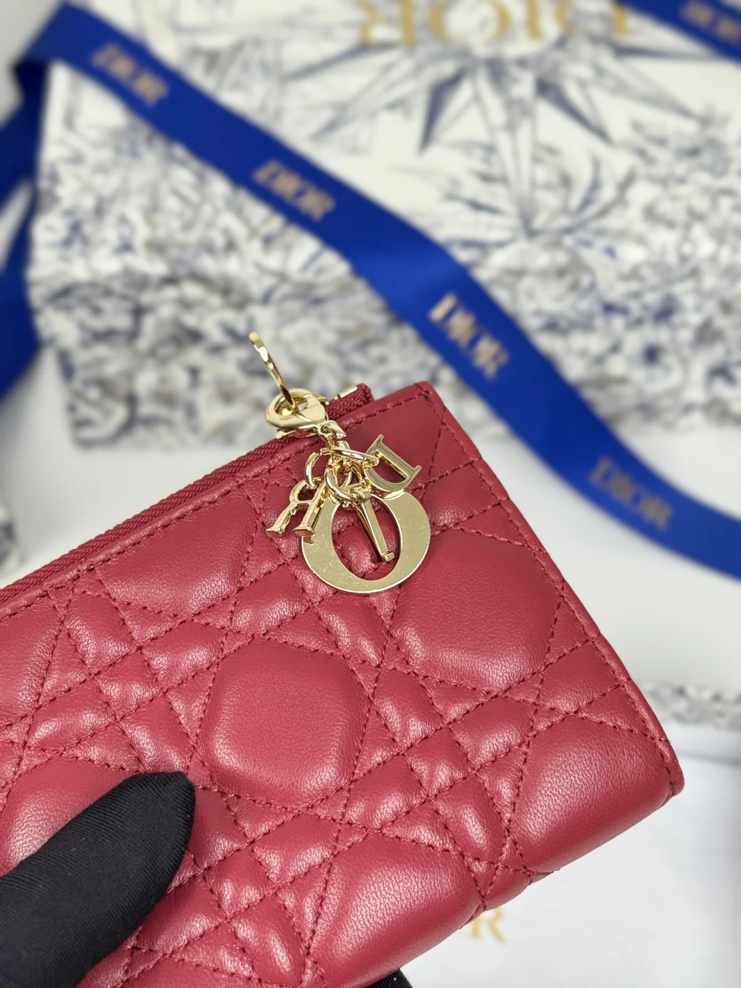 Dior S6037UBHZ_M928 Caro Dahlia Lambskin Card Holder Wallet - Detail view 6