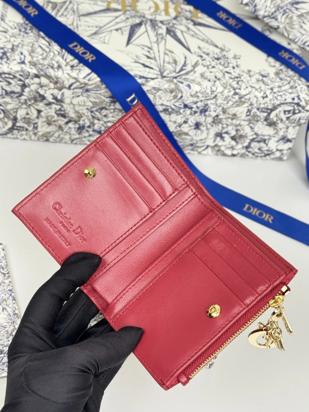 Dior S6037UBHZ_M928 Caro Dahlia Lambskin Card Holder Wallet - Detail view 7