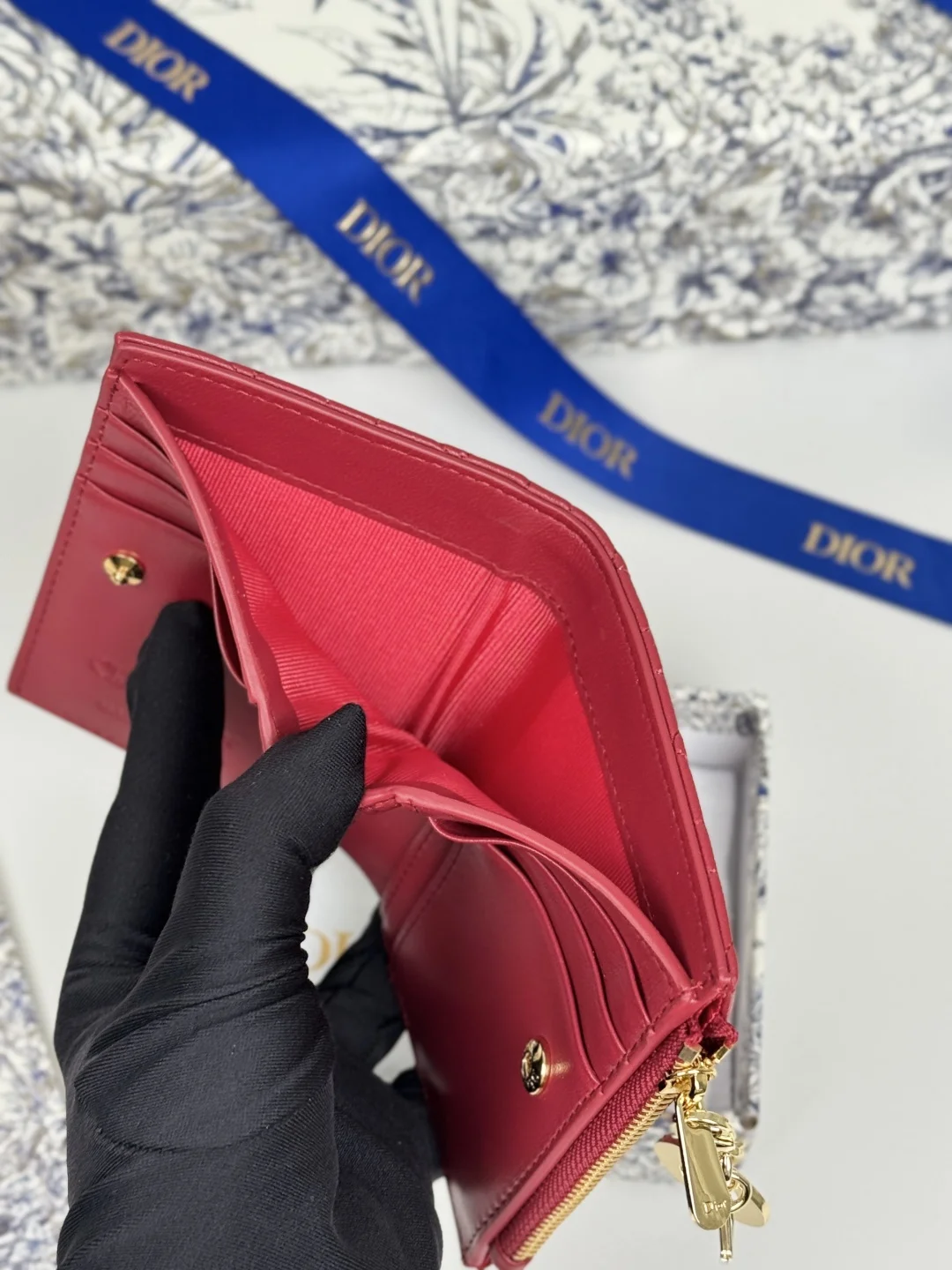 Dior S6037UBHZ_M928 Caro Dahlia Lambskin Card Holder Wallet - Detail view 9