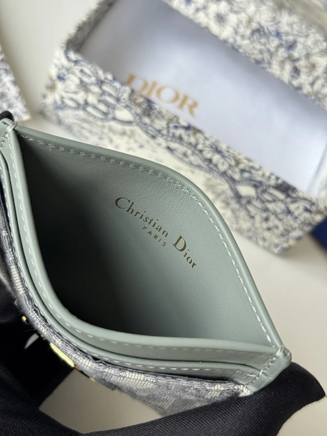 Dior S2152 30 Montaigne Card Holder - Detail view 9