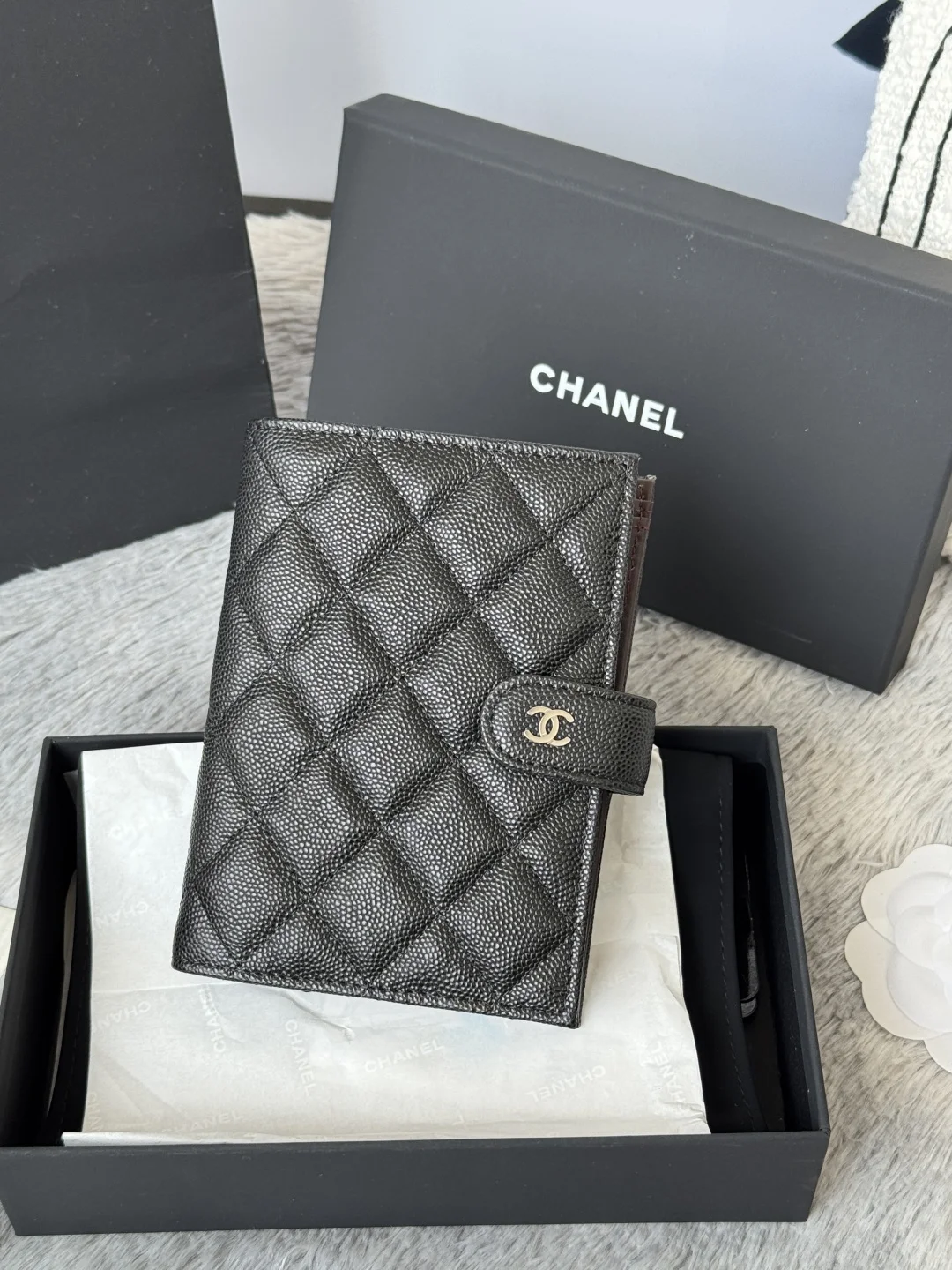 Chanel AP3196 Passport Holder Multifunctional Passport Wallet - Detail view 2