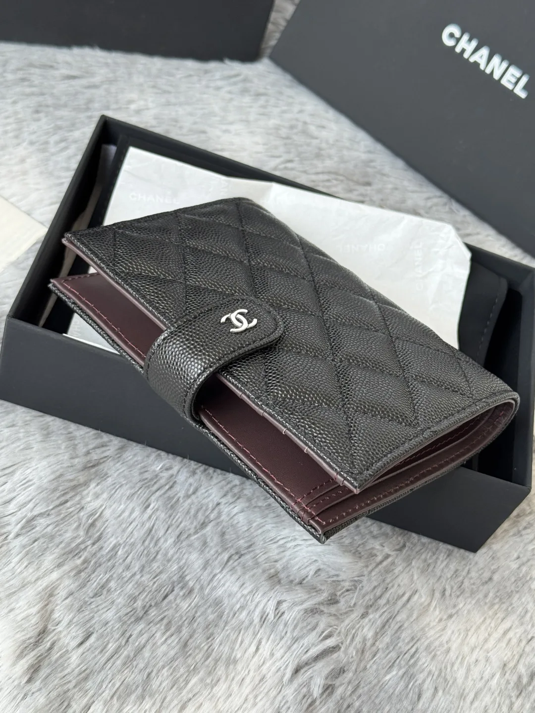 Chanel AP3196 Passport Holder Multifunctional Passport Wallet - Detail view 4