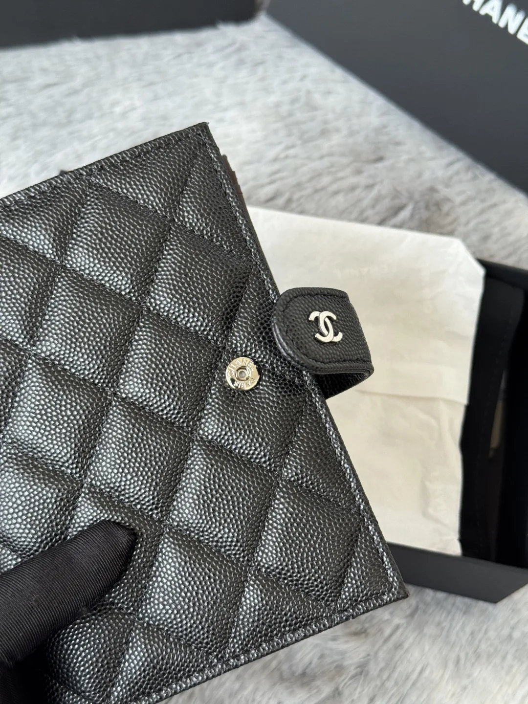 Chanel AP3196 Passport Holder Multifunctional Passport Wallet - Detail view 11