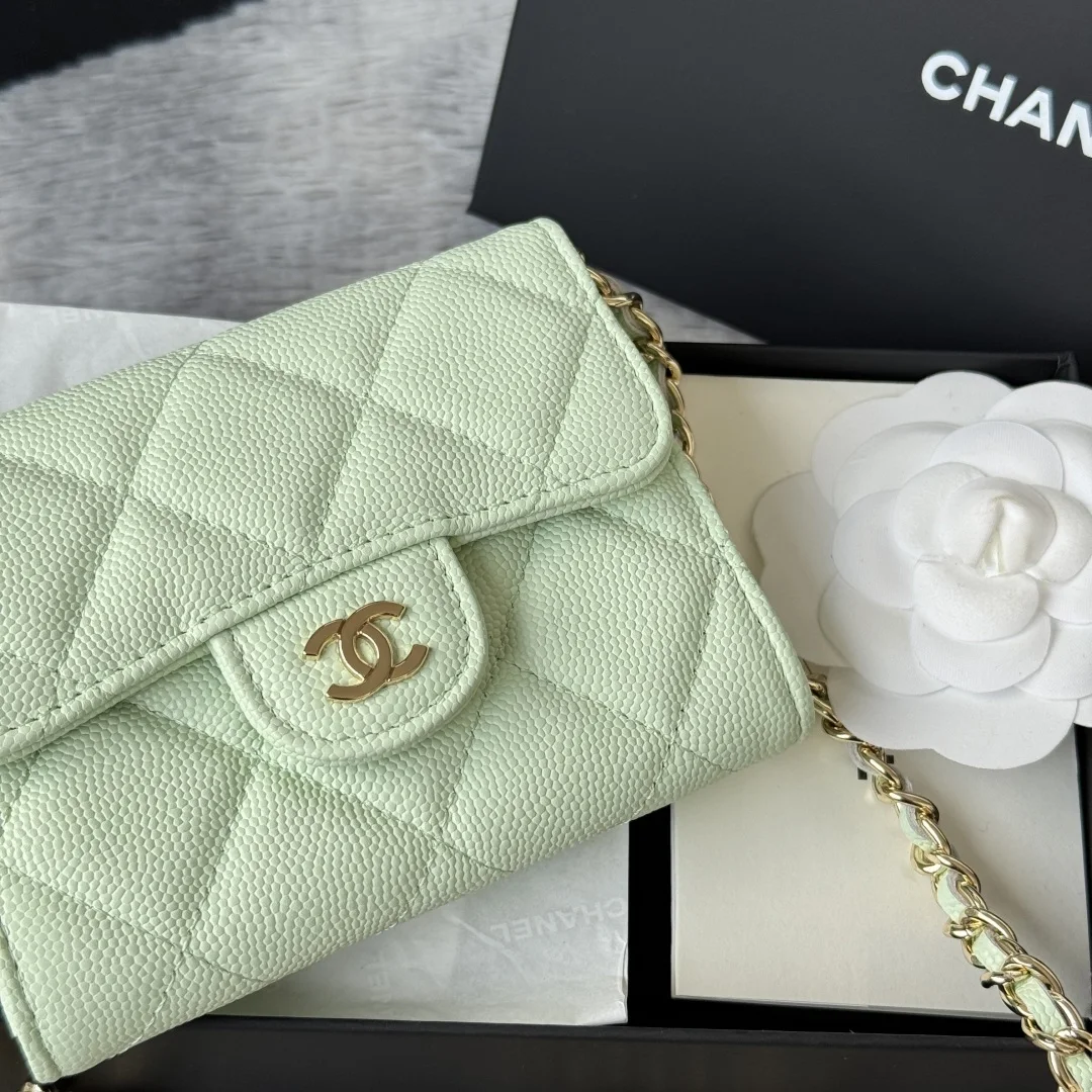 Chanel 0238 SS19 Magnetic Snap Chain Bag Small Chanel Chain Bag - Detail view 6