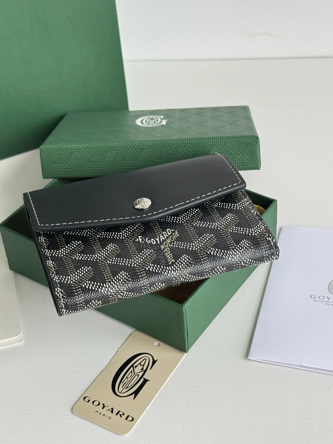 Goyard 3319 Saint-Gabriel Envelope Trifold Wallet - Detail view 5
