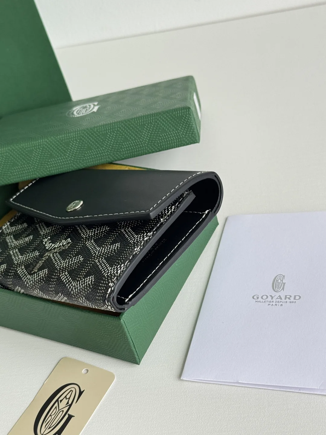Goyard 3319 Saint-Gabriel Envelope Trifold Wallet - Detail view 6