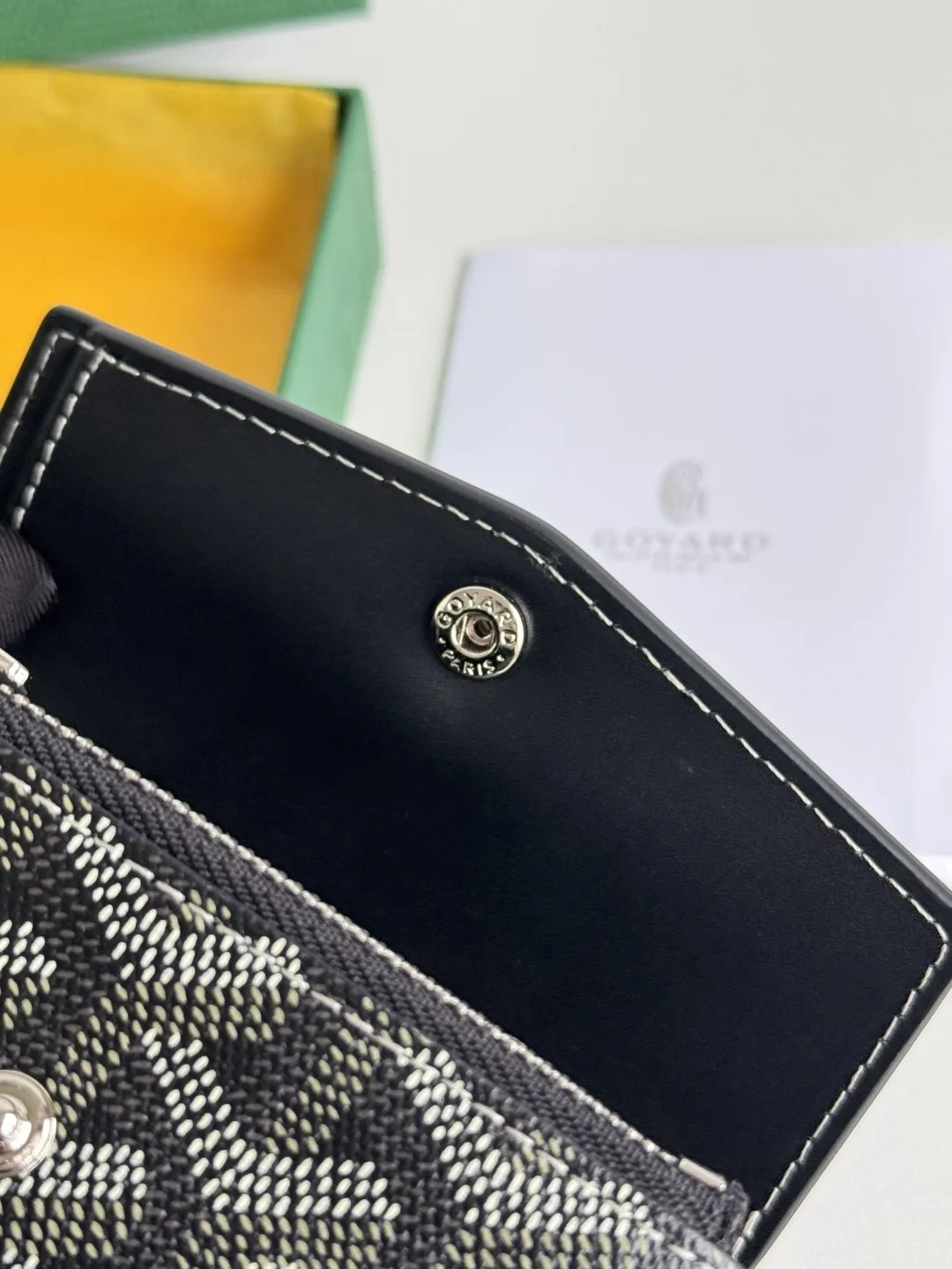 Goyard 3319 Saint-Gabriel Envelope Trifold Wallet - Detail view 11