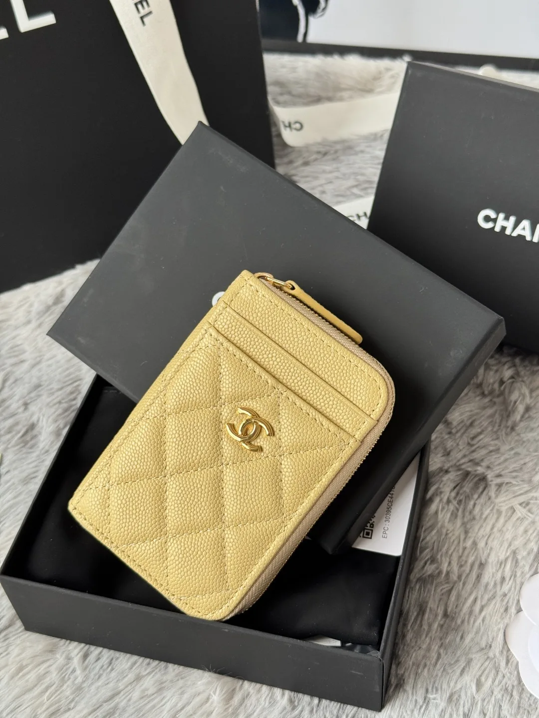 Chanel AP1650 Small Zip Pouch Laka Pouch - Detail view 2