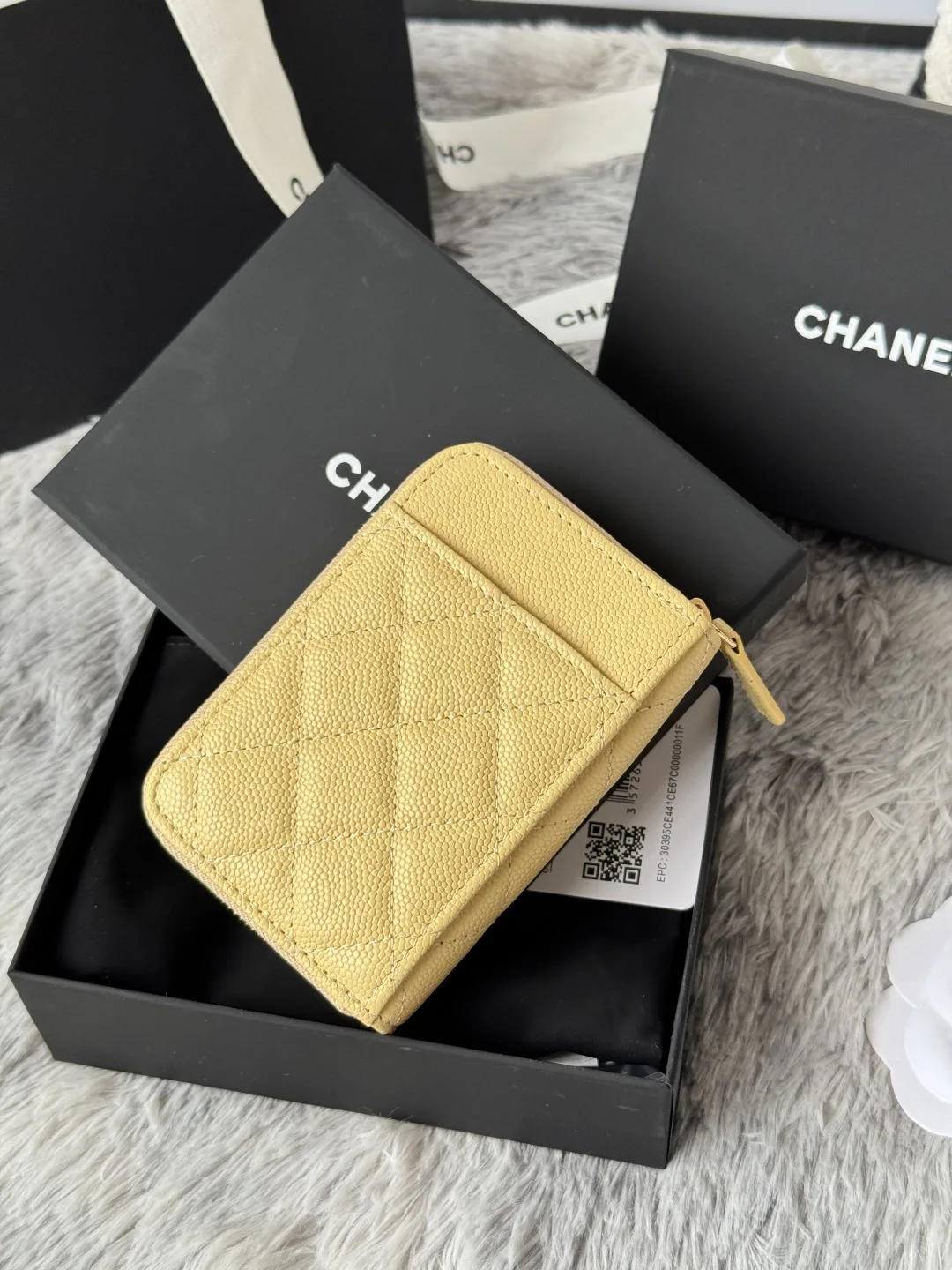 Chanel AP1650 Small Zip Pouch Laka Pouch - Detail view 3