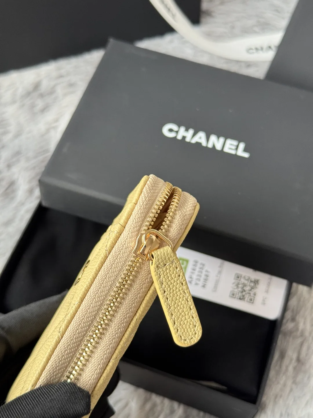 Chanel AP1650 Small Zip Pouch Laka Pouch - Detail view 7