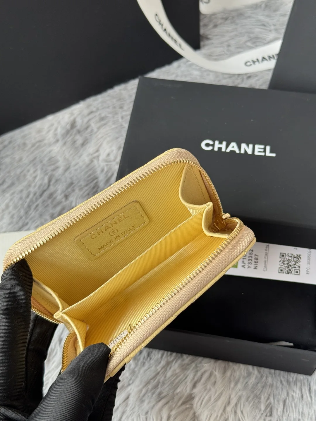Chanel AP1650 Small Zip Pouch Laka Pouch - Detail view 8