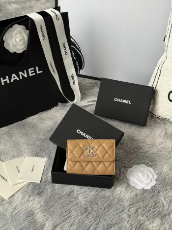 AP3047 22k Gold Embossed Hardware Double C Logo Cardholder