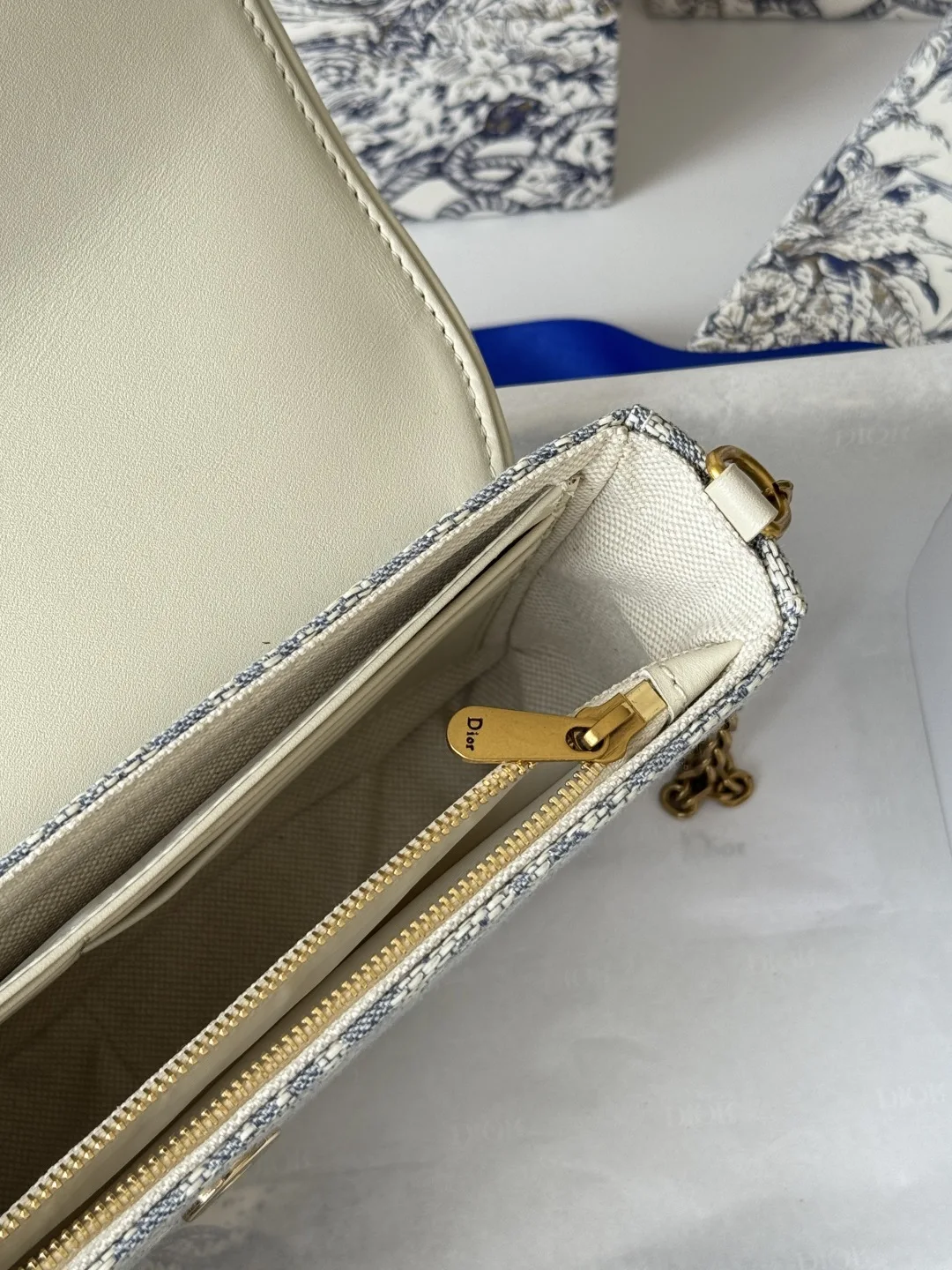 Dior S5907CTZQ_M928 Denim Dior Oblique Jacquard Saddle Chain Bag - Detail view 12
