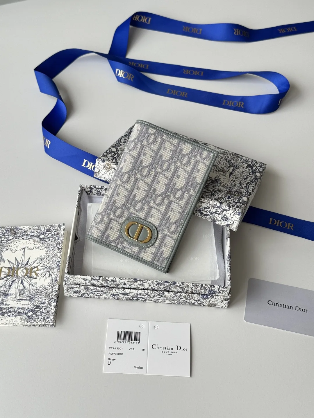 Dior S2353 Oblique Printed Embossed Logo Double Fold Passport Holder